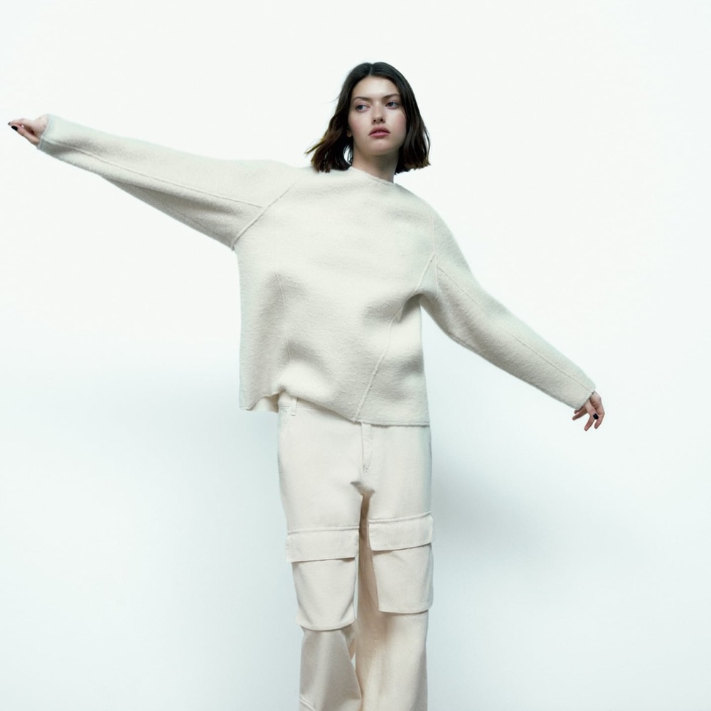 OVERSIZED BOUCLÉ SWEATSHIRT